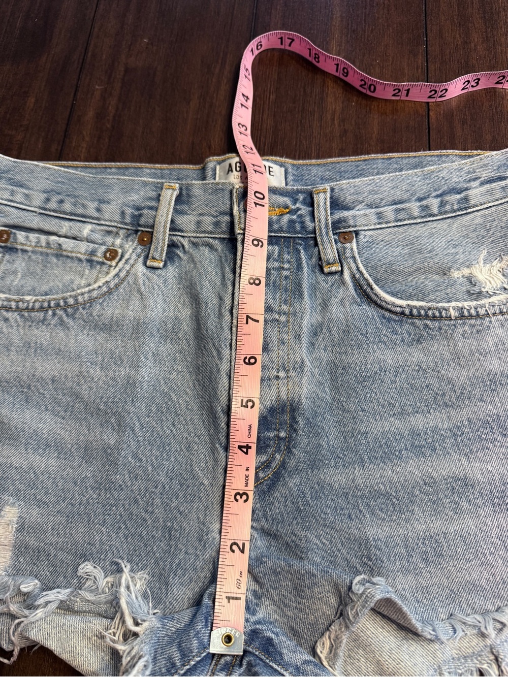 AGOLDE Parker Distressed Denim Shorts S 27 Light Wash High Rise Frayed Hem Short - Picture 8 of 13